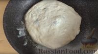 Фото приготовления рецепта: Слоёные лепёшки с начинкой - шаг №14