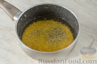 Фото приготовления рецепта: Кукурузная каша с помидорами, сыром и яичницей - шаг №2
