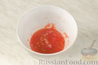 Фото приготовления рецепта: Кукурузная каша с помидорами, сыром и яичницей - шаг №4