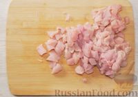 Фото приготовления рецепта: Салат с курицей, консервированными ананасами и виноградом - шаг №1