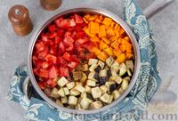 Фото приготовления рецепта: Макароны с мясом, помидорами, баклажанами и перцем - шаг №5