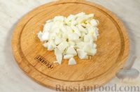 Фото приготовления рецепта: Картофельный салат со сливами и стручковой фасолью - шаг №9
