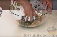 Фото приготовления рецепта: Картошка, тушенная с грибами и сливками - шаг №6
