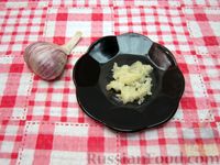 Фото приготовления рецепта: Салат с курицей, помидорами и цветной капустой - шаг №9