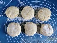 Фото приготовления рецепта: Творожные ватрушки с пудингом и персиками - шаг №18