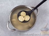 Фото приготовления рецепта: Картофельные ньокки с беконом - шаг №10