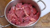 Фото приготовления рецепта: Тушеная говядина с луком - шаг №3
