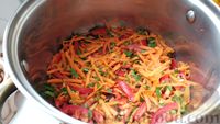 Фото приготовления рецепта: Маринованные баклажаны с морковью и сладким перцем - шаг №11