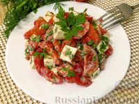 Фото приготовления рецепта: Салат из помидоров с брынзой и зеленью - шаг №10
