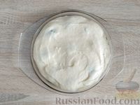 Фото приготовления рецепта: Пирог-перевёртыш со сливами и орехами - шаг №13