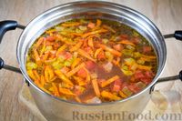 Фото приготовления рецепта: Гречневый суп с курицей и помидорами - шаг №12