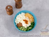 Фото приготовления рецепта: Картофельный салат с сельдереем и яйцами - шаг №5