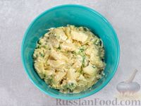 Фото приготовления рецепта: Картофельный салат с сельдереем и яйцами - шаг №9