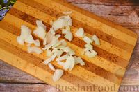Фото приготовления рецепта: Салат из тыквы с жареным луком - шаг №4