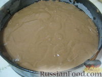 Фото приготовления рецепта: Постный шоколадный пирог с вишнями и бананом - шаг №5
