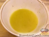 Фото приготовления рецепта: Салат из авокадо с апельсинами - шаг №4
