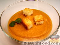 Фото к рецепту: Сладкий тыквенный крем-суп с корицей
