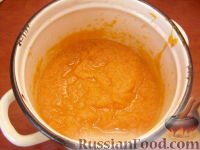 Фото приготовления рецепта: Сладкий тыквенный крем-суп с корицей - шаг №5