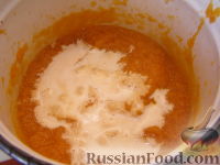 Фото приготовления рецепта: Сладкий тыквенный крем-суп с корицей - шаг №6
