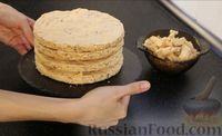 Фото приготовления рецепта: Торт "Киевский" по-новому - шаг №14