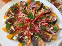 Фото к рецепту: Салат из разноцветных помидоров с инжиром и брынзой