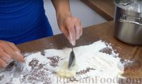 Фото приготовления рецепта: Жареные манники с начинкой из творога и изюма - шаг №5