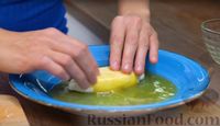 Фото приготовления рецепта: Жареные манники с начинкой из творога и изюма - шаг №9