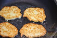 Фото приготовления рецепта: Картофельные драники - шаг №8