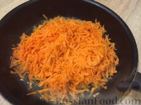 Фото приготовления рецепта: Сырники с морковью - шаг №3