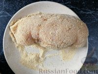 Фото приготовления рецепта: Куриные грудки, фаршированные ананасами и сыром - шаг №11