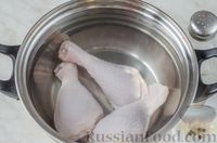 Фото приготовления рецепта: Сливочный суп с курицей, кукурузой и рисом - шаг №2