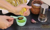 Фото приготовления рецепта: Баклажаны в лимонно-медовом соусе с чесноком - шаг №7