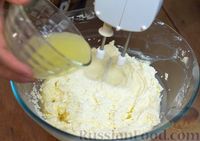 Фото приготовления рецепта: Торт "Птичье молоко" с кремом из манной каши - шаг №13