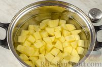 Фото приготовления рецепта: Ленивые бризоли с картофельным пюре и сосисками - шаг №3