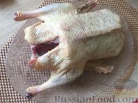 Фото приготовления рецепта: Утка, запеченная в фольге - шаг №3