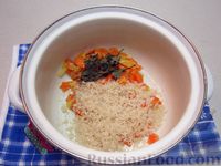 Фото приготовления рецепта: Рисовый суп с курицей и баклажанами - шаг №8