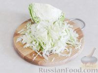 Фото приготовления рецепта: Щи из свежей капусты с курицей и сметаной - шаг №7
