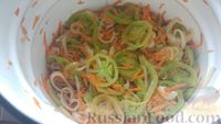 Фото приготовления рецепта: Салат из зеленых помидоров по-татарски - шаг №8