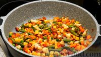 Фото приготовления рецепта: "Копчёный" сырный суп с овощами и грибами - шаг №8