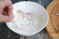 Фото приготовления рецепта: Салат с курицей, болгарским перцем и сливами - шаг №4