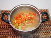 Фото приготовления рецепта: Гороховый суп с куриными фрикадельками - шаг №10