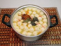 Фото приготовления рецепта: Гороховый суп с куриными фрикадельками - шаг №15
