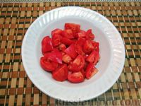 Фото приготовления рецепта: Пряная яичница с помидорами и сыром - шаг №5