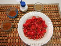 Фото приготовления рецепта: Пряная яичница с помидорами и сыром - шаг №8