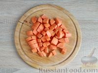 Фото приготовления рецепта: Морковные оладьи с сыром - шаг №2