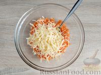 Фото приготовления рецепта: Морковные оладьи с сыром - шаг №6