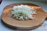 Фото приготовления рецепта: Новогодний салат с языком и грибами «Весёлая крыса» - шаг №9