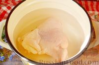 Фото приготовления рецепта: Куриный суп с брокколи и вермишелью - шаг №2