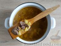Фото приготовления рецепта: Суп с куриной печенью и омлетом - шаг №16