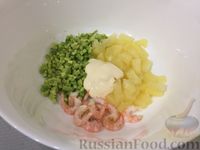 Фото приготовления рецепта: Авокадо с ананасом и креветками - шаг №8